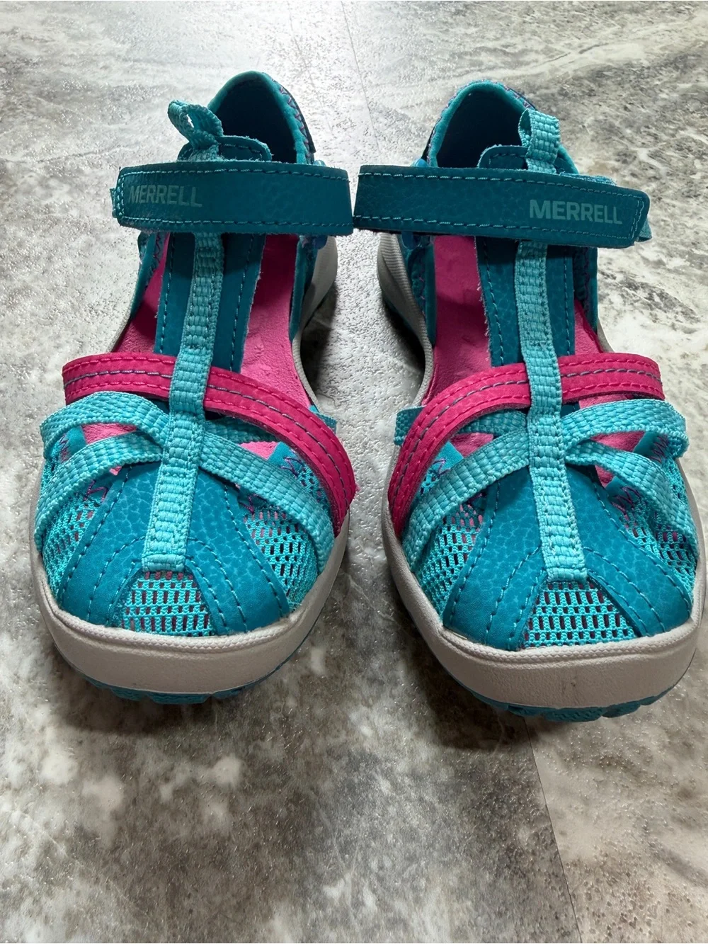 Merrell Girls Size 11 Water Sandals Turquoise Closed Toe Sport Hiking shoes